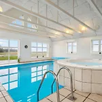 別荘 Awesome In Harboore With Sauna *